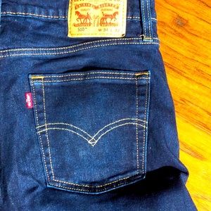 Mens Levi’s 510 Jeans. 34 x 32. Worn once. Excellent shape.
